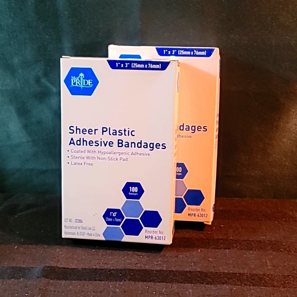 Lot of 2 NEW NWT boxes of Qty 100 3"×1" bandaids bandages by Med Pride new new